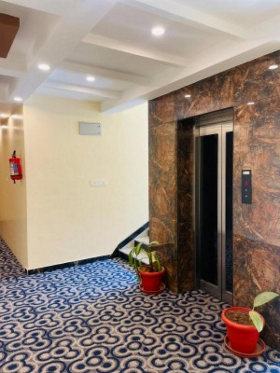 Vovo Hotels Yelahanka Luaran gambar