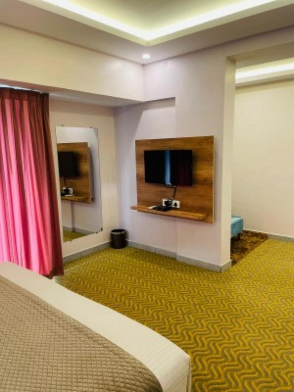 Vovo Hotels Yelahanka Luaran gambar